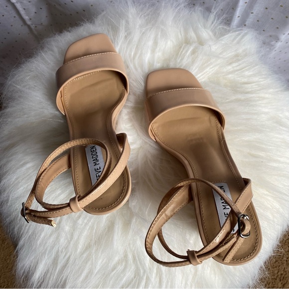 Steve Madden nude patent leather wedges - Picture 2 of 6